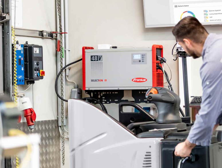 The difference and development of lead-acid batteries and lithium batteries for electric forklifts