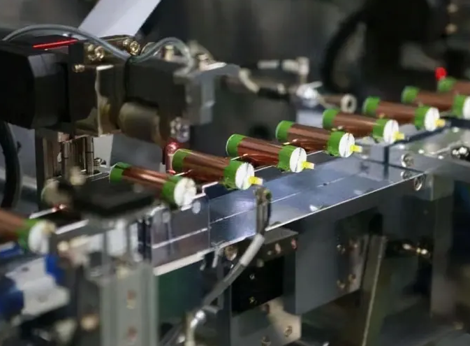 The relationship between the reasons for the price increase of lithium  batteries and the cathode ma