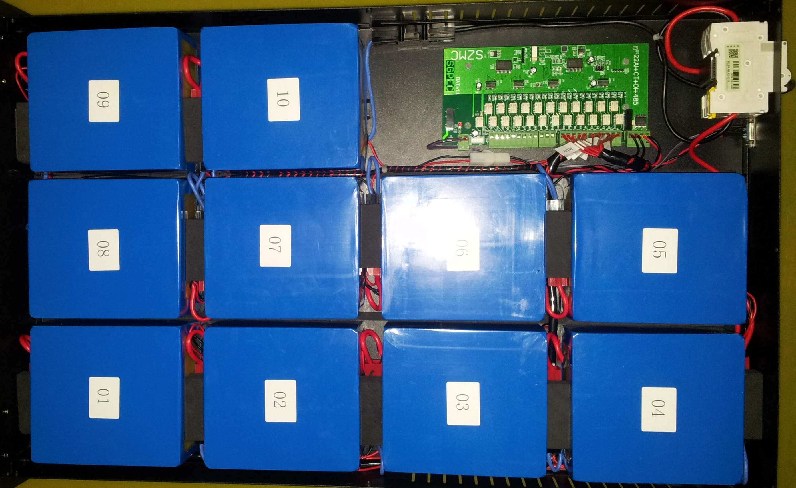 How to treat the price difference between lithium batteries and lead-acid batteries in UPS applicati