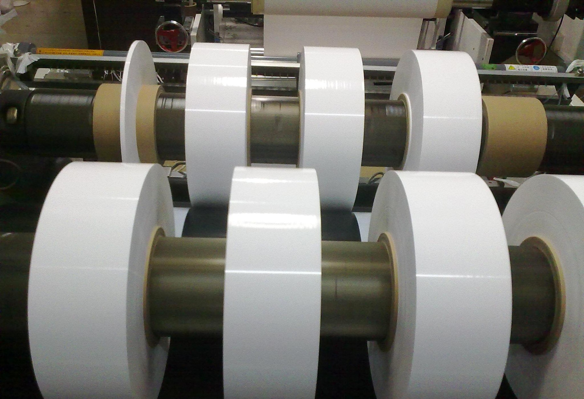 Separator is one of the four key materials for lithium batteries. How important is it?